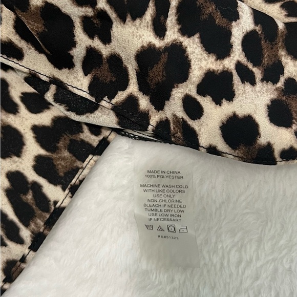 Vince Camuto Brown and Cream Bell Sleeve Blouse with Relaxed Fit - Picture 10 of 10